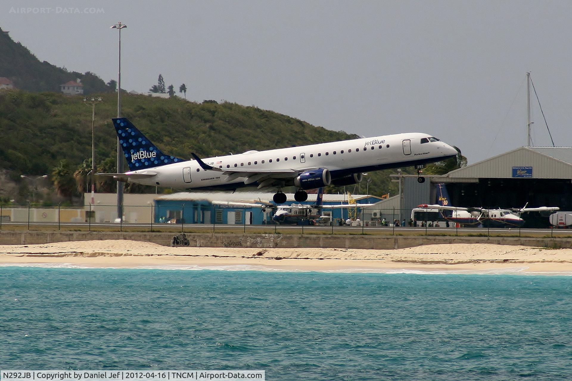 N292JB, 2008 Embraer ERJ-190-100 IGW 190AR C/N 19000179, N292JB