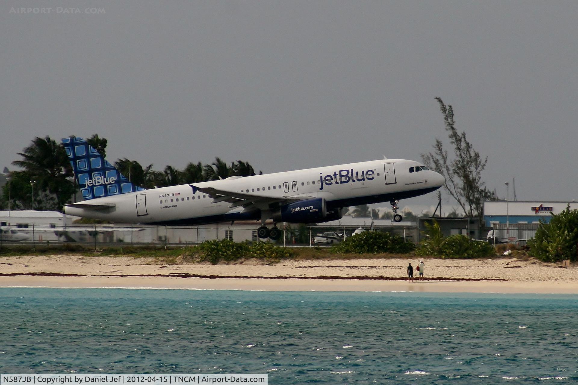 N587JB, 2004 Airbus A320-232 C/N 2177, N587JB