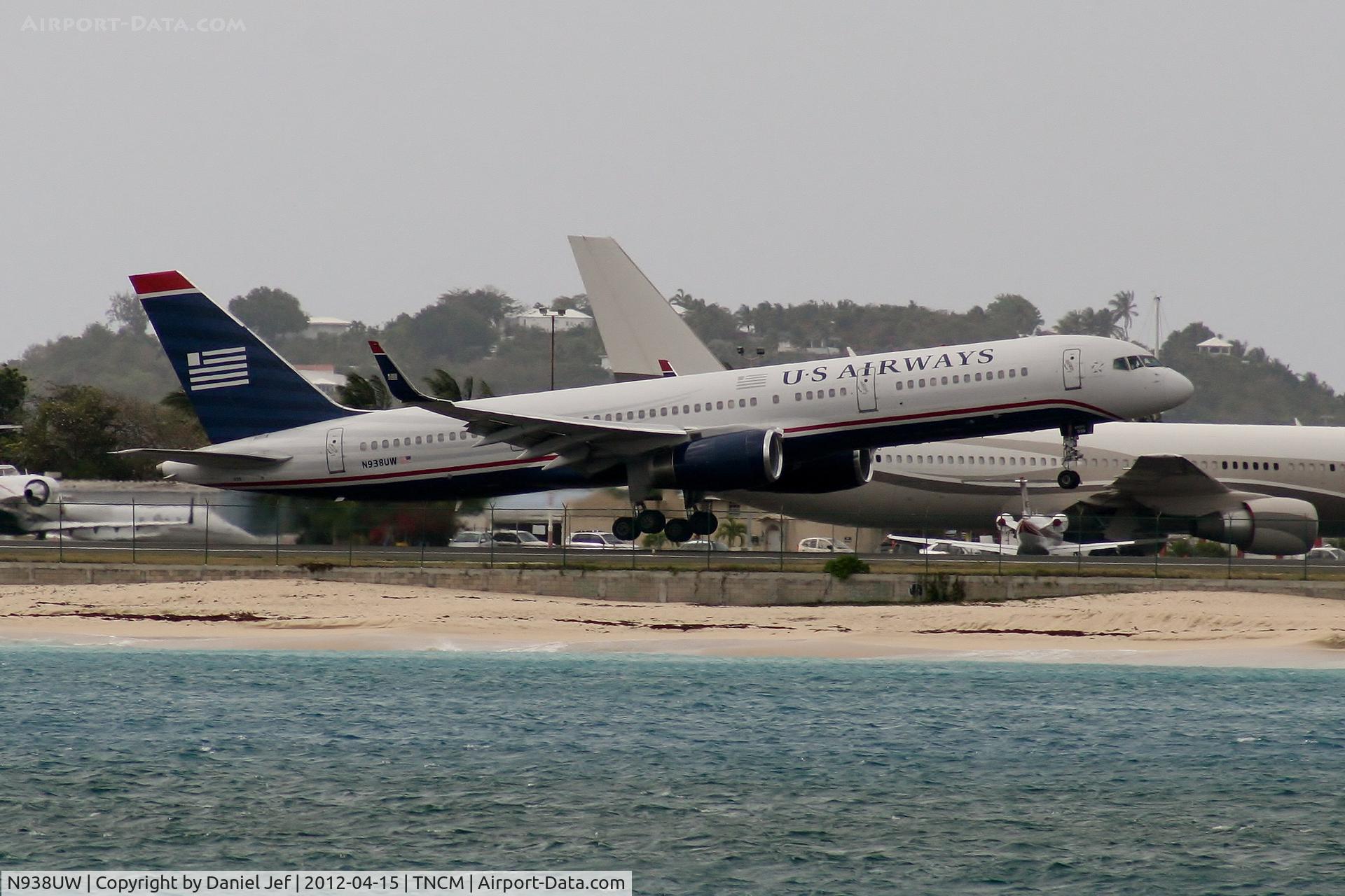 N938UW, 1994 Boeing 757-2B7 C/N 27246, N938UW