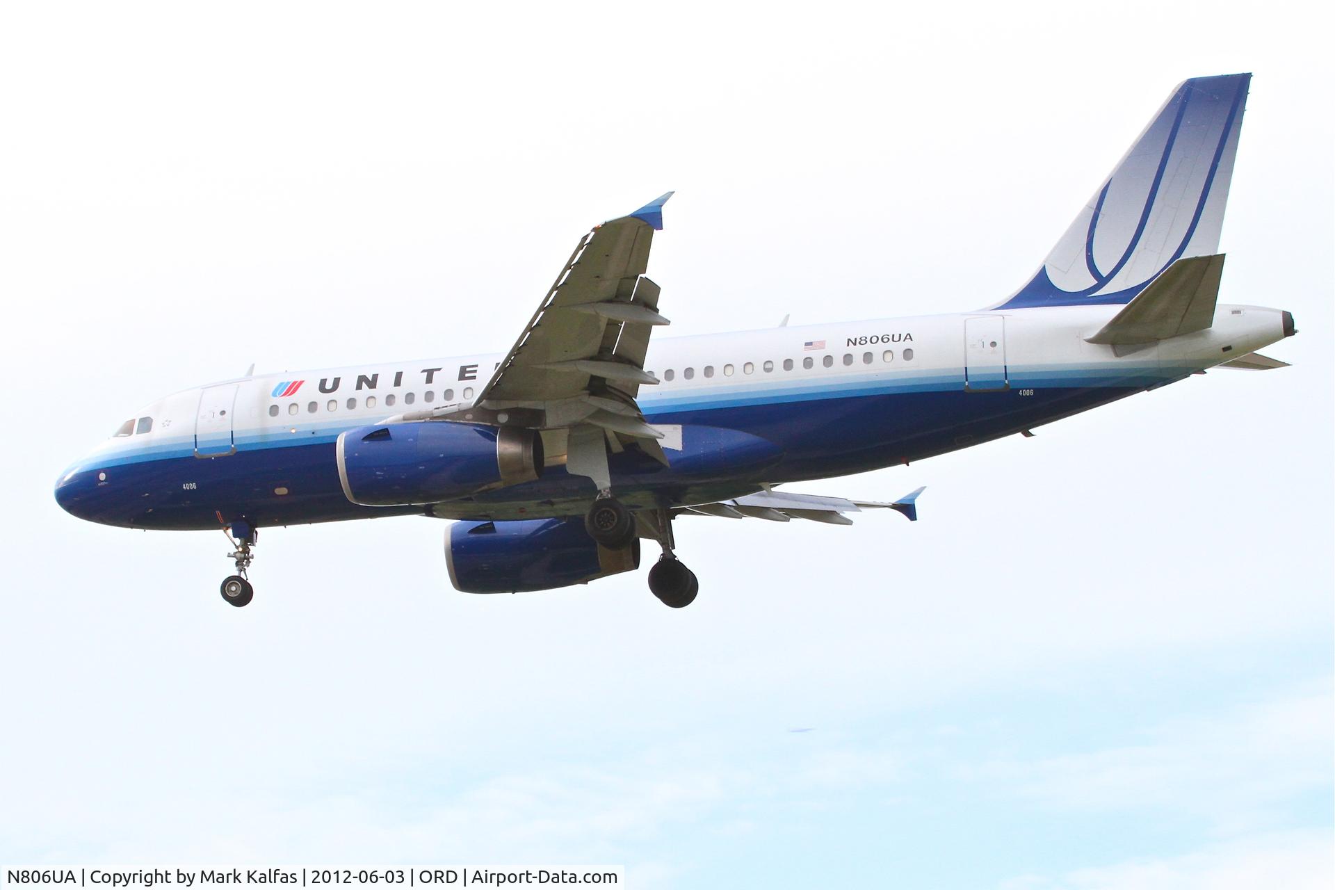 N806UA, 1998 Airbus A319-131 C/N 788, United Airlines Airbus A319-131, UAL279 arriving from Philadelphia International/KPHL, RWY 28 approach KORD.