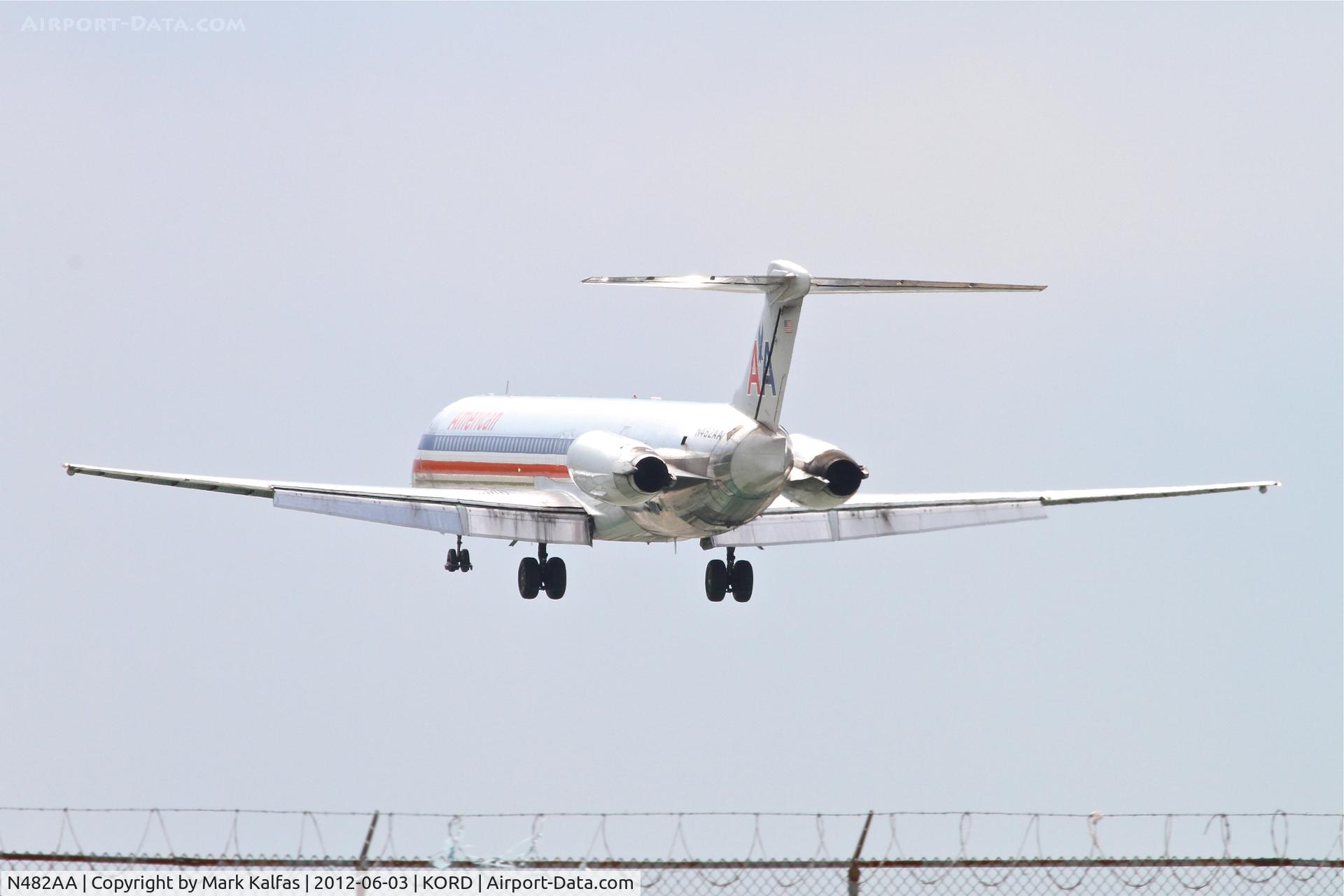 N482AA, 1988 McDonnell Douglas MD-82 (DC-9-82) C/N 49675, American Airlines Mcdonnell Douglas DC-9-82, AAL1634 arriving from Tucson International /KTUS, on short final RWY 28 KORD.