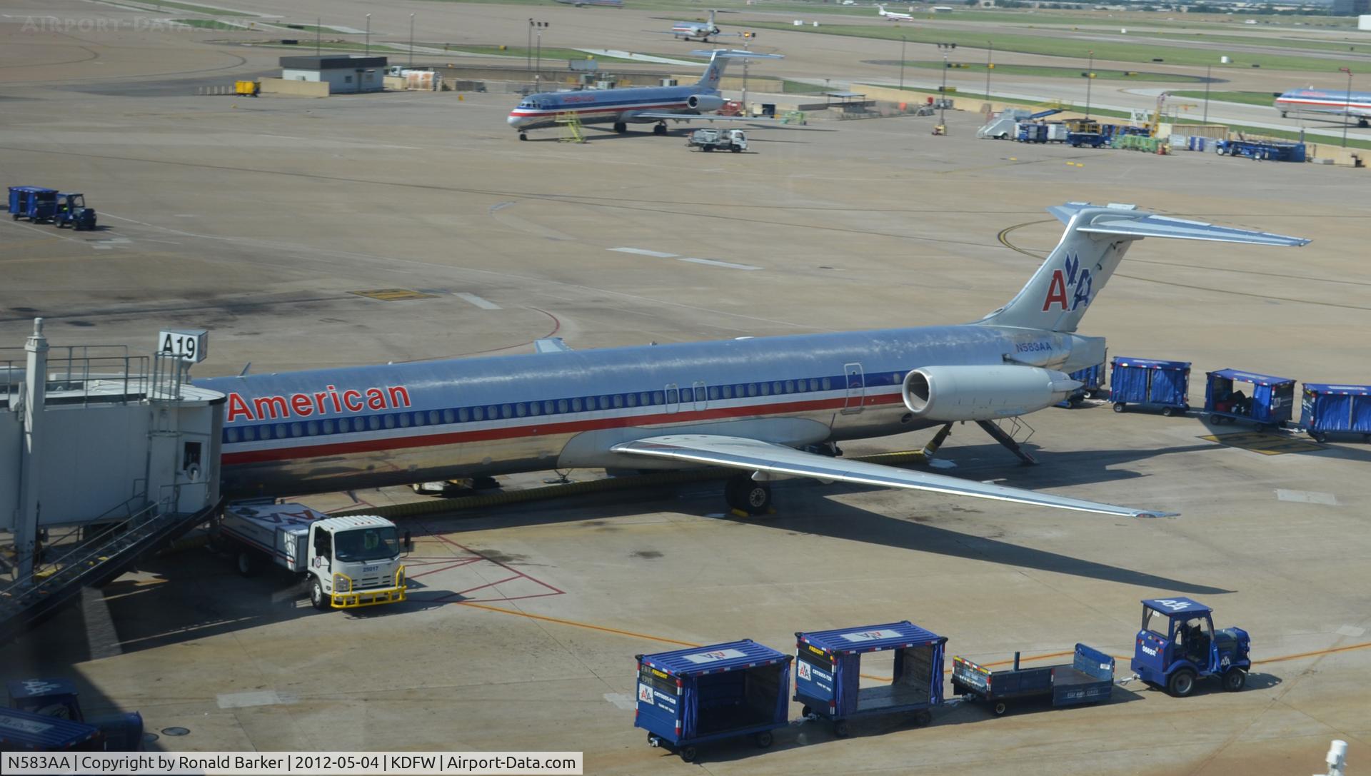 N583AA, 1991 McDonnell Douglas MD-82 (DC-9-82) C/N 53160, Dallas