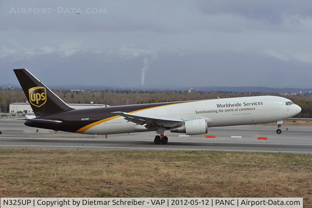 N325UP, 1998 Boeing 767-34AF C/N 27751, UPS Boeing 767-300