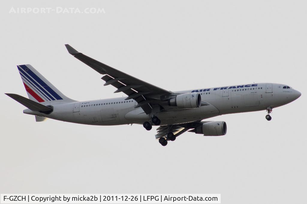 F-GZCH, 2000 Airbus A330-243 C/N 500, Landing