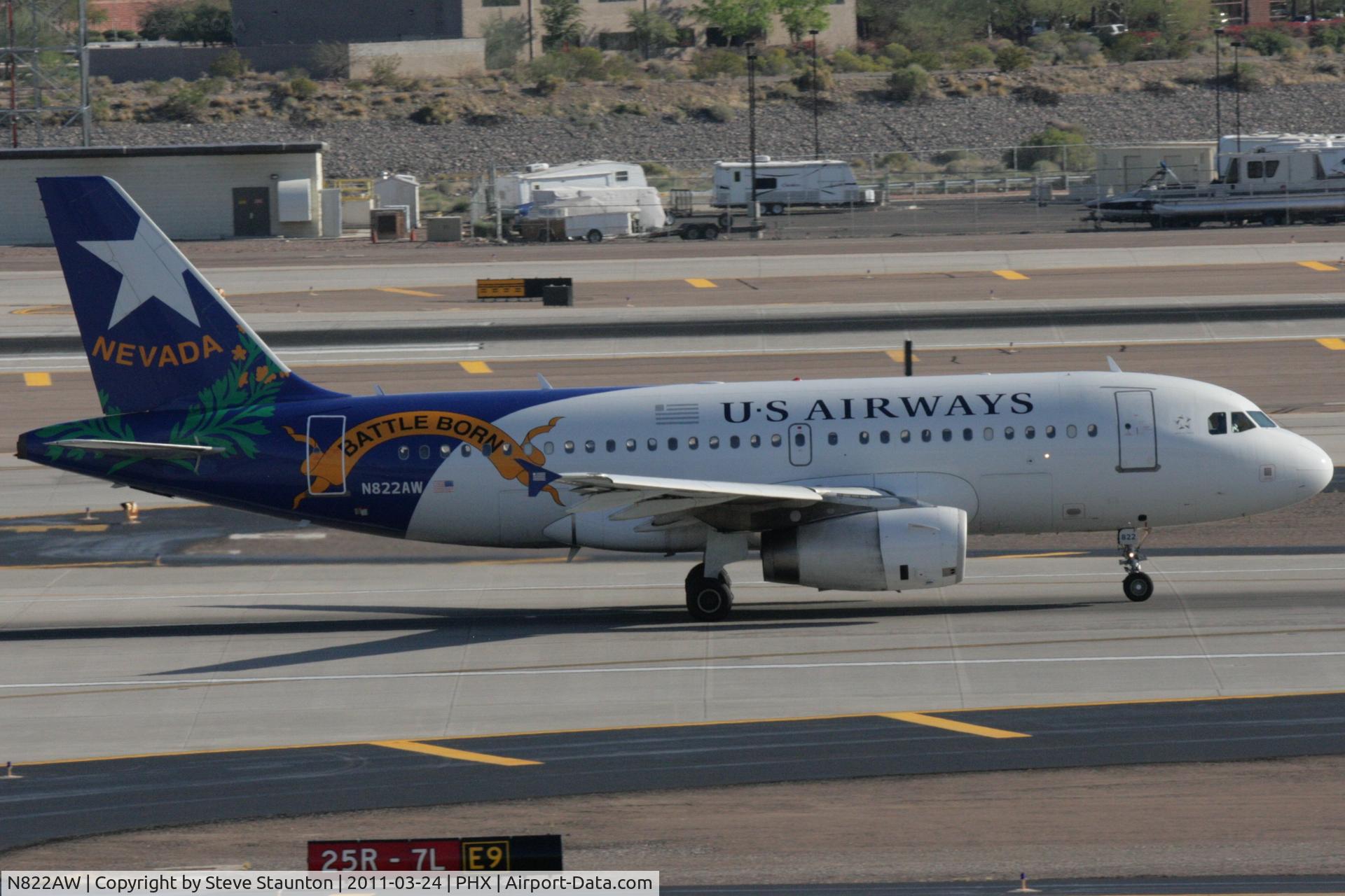 N822AW, 2000 Airbus A319-132 C/N 1410, Taken at Phoenix Sky Harbor Airport, in March 2011 whilst on an Aeroprint Aviation tour