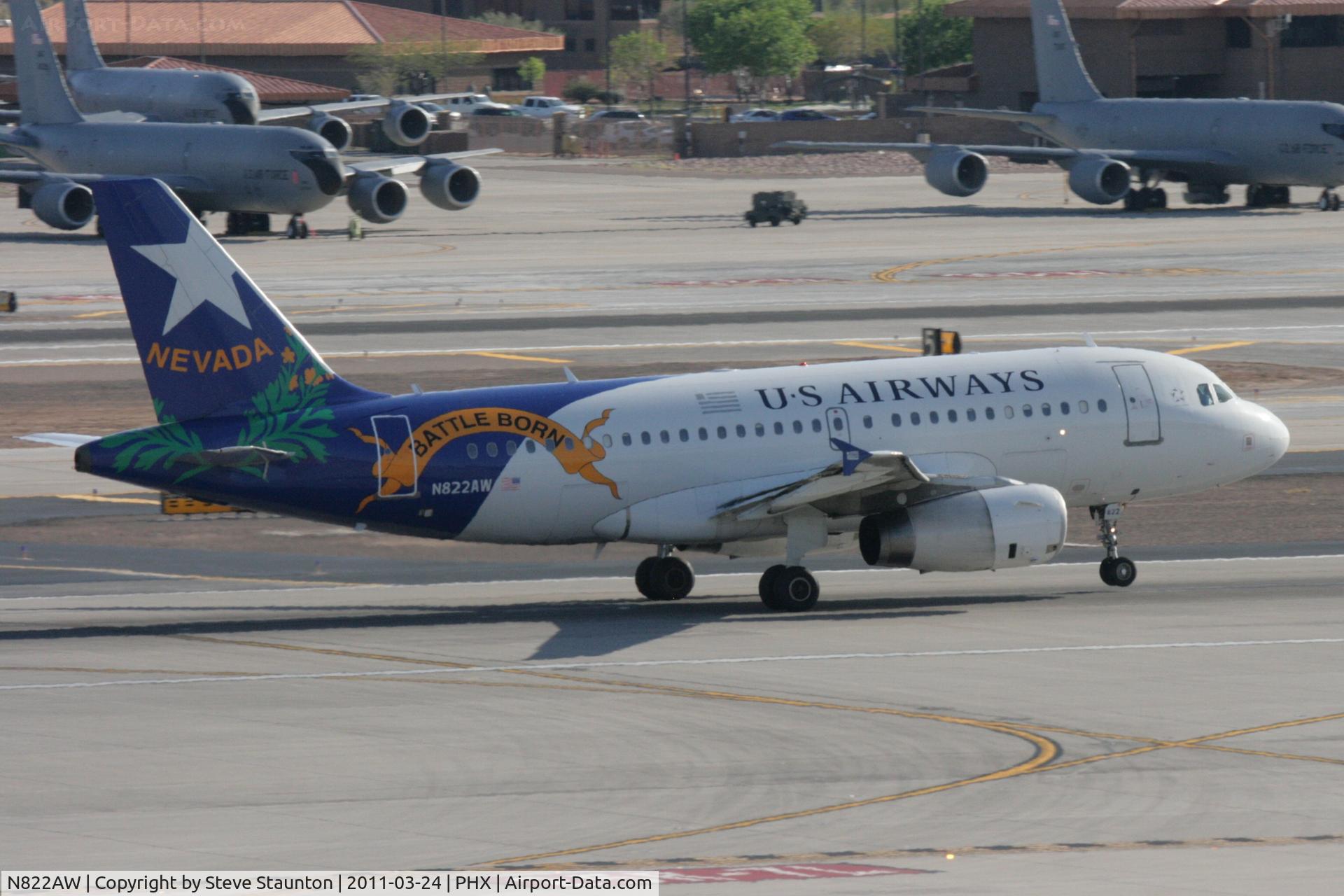 N822AW, 2000 Airbus A319-132 C/N 1410, Taken at Phoenix Sky Harbor Airport, in March 2011 whilst on an Aeroprint Aviation tour
