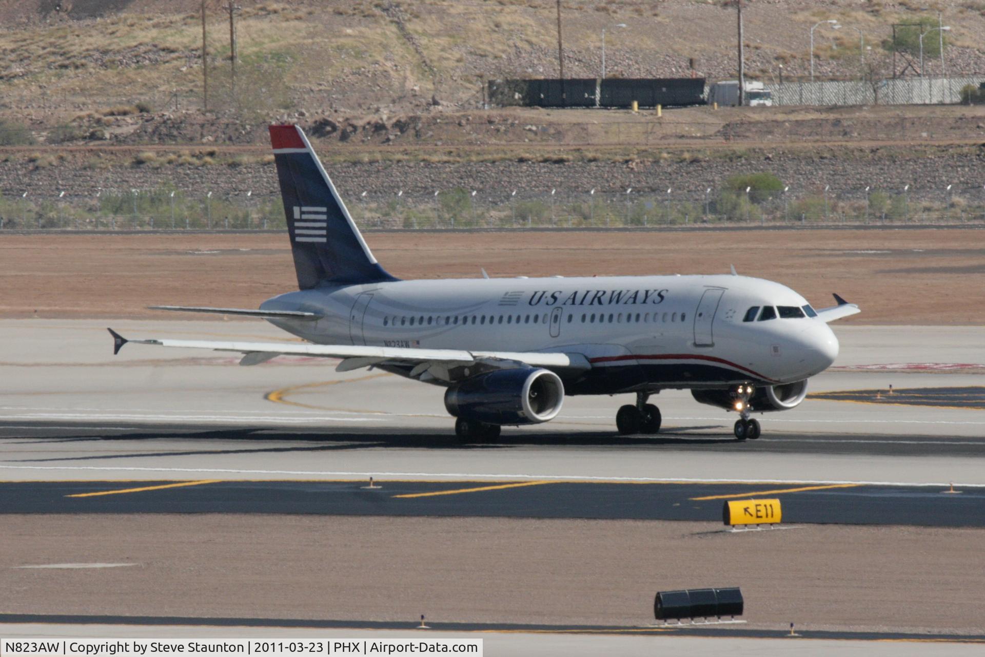 N823AW, 2001 Airbus A319-132 C/N 1463, Taken at Phoenix Sky Harbor Airport, in March 2011 whilst on an Aeroprint Aviation tour