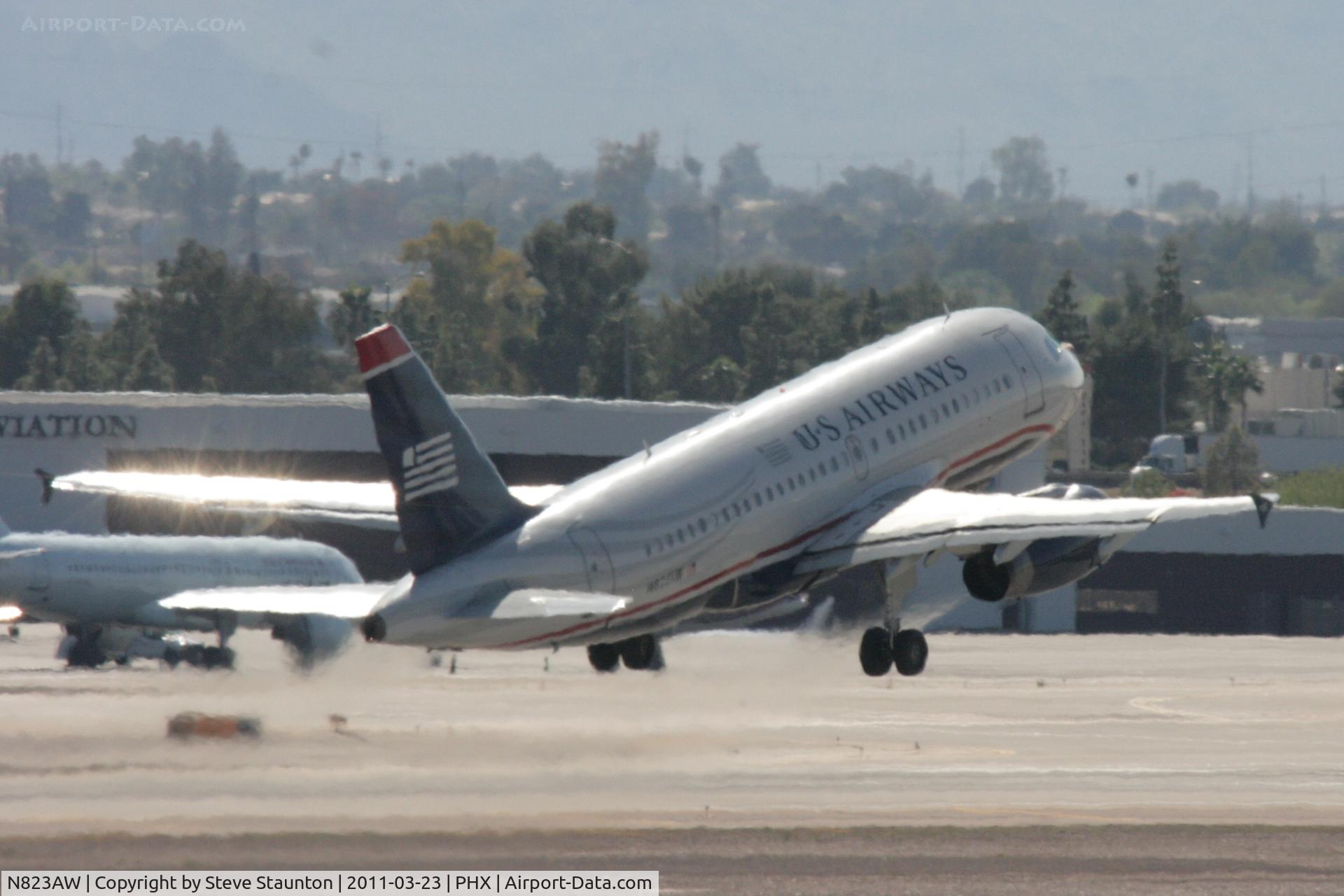 N823AW, 2001 Airbus A319-132 C/N 1463, Taken at Phoenix Sky Harbor Airport, in March 2011 whilst on an Aeroprint Aviation tour