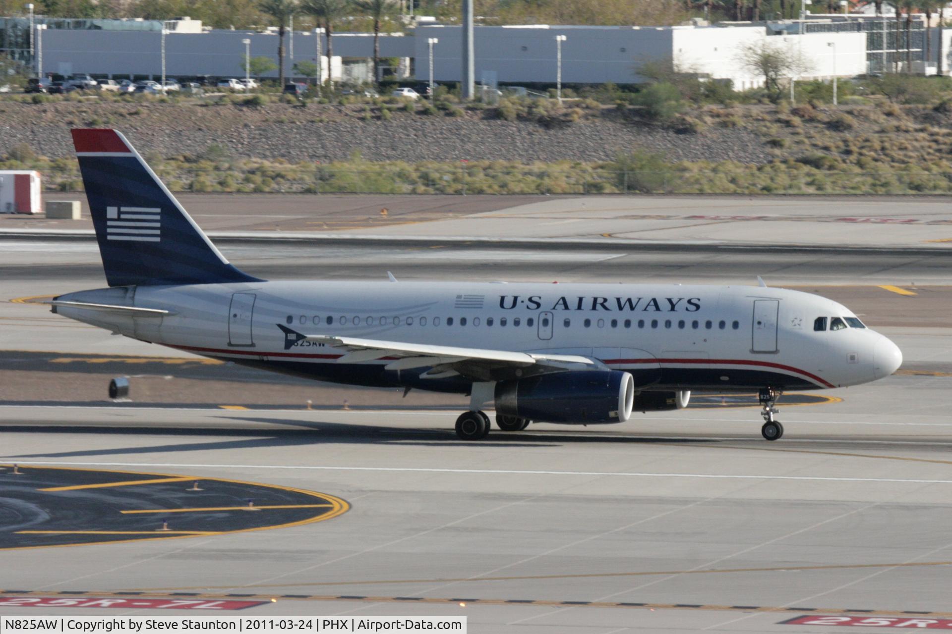 N825AW, 2001 Airbus A319-132 C/N 1527, Taken at Phoenix Sky Harbor Airport, in March 2011 whilst on an Aeroprint Aviation tour