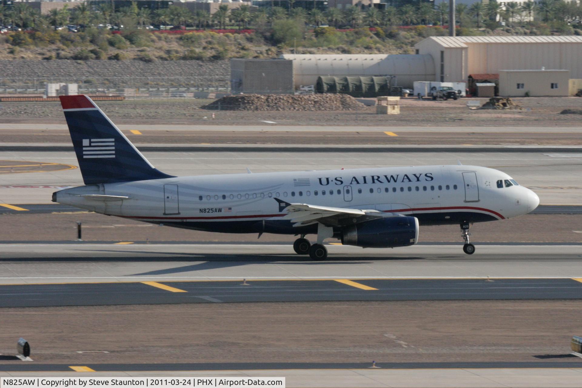 N825AW, 2001 Airbus A319-132 C/N 1527, Taken at Phoenix Sky Harbor Airport, in March 2011 whilst on an Aeroprint Aviation tour