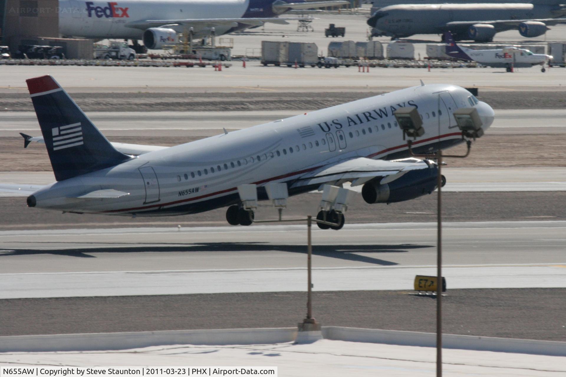 N655AW, 1999 Airbus A320-232 C/N 1075, Taken at Phoenix Sky Harbor Airport, in March 2011 whilst on an Aeroprint Aviation tour