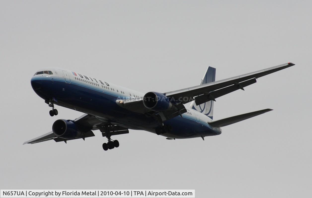 N657UA, 1993 Boeing 767-322 C/N 27112, United 767-300
