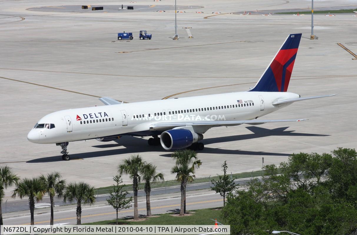 N672DL, 1992 Boeing 757-232 C/N 25977, Delta 757