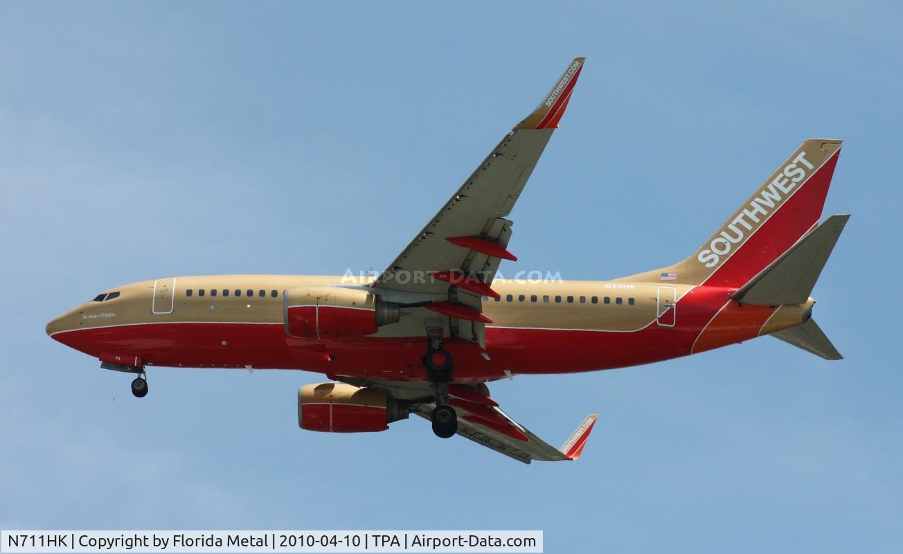 N711HK, 1998 Boeing 737-7H4 C/N 27845, Southwest 