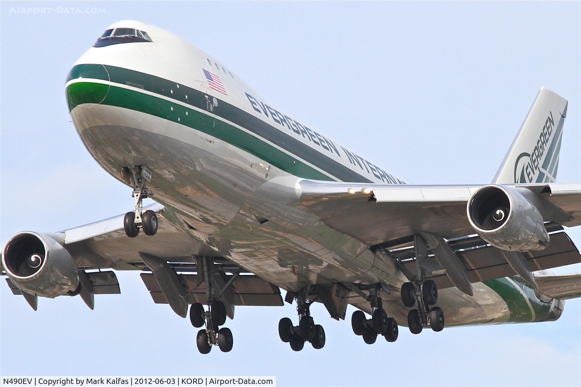 N490EV, 1988 Boeing 747-230F C/N 24138, Evergreen International Airlines Boeing 747-230F, EIA876 is arriving from Anchorage/PANC, RWY 28 approach KORD.