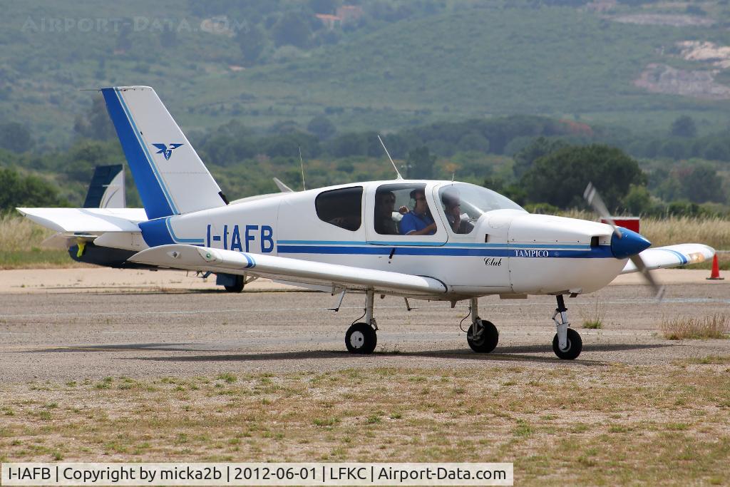 I-IAFB, 1991 Socata TB-9 Tampico C/N 1291, Taxiing