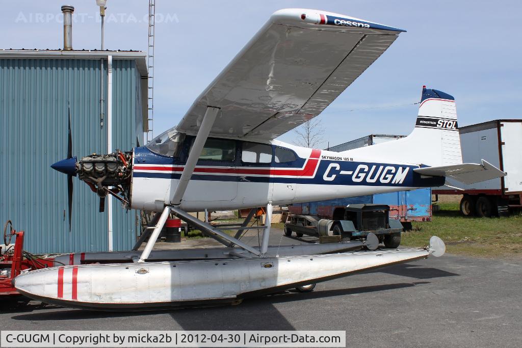 C-GUGM, 1976 Cessna A185F Skywagon 185 C/N 18502923, Parked