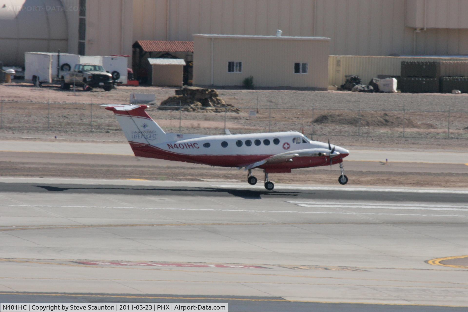 N401HC, 1988 Beech B200 King Air C/N BB-1294, Taken at Phoenix Sky Harbor Airport, in March 2011 whilst on an Aeroprint Aviation tour