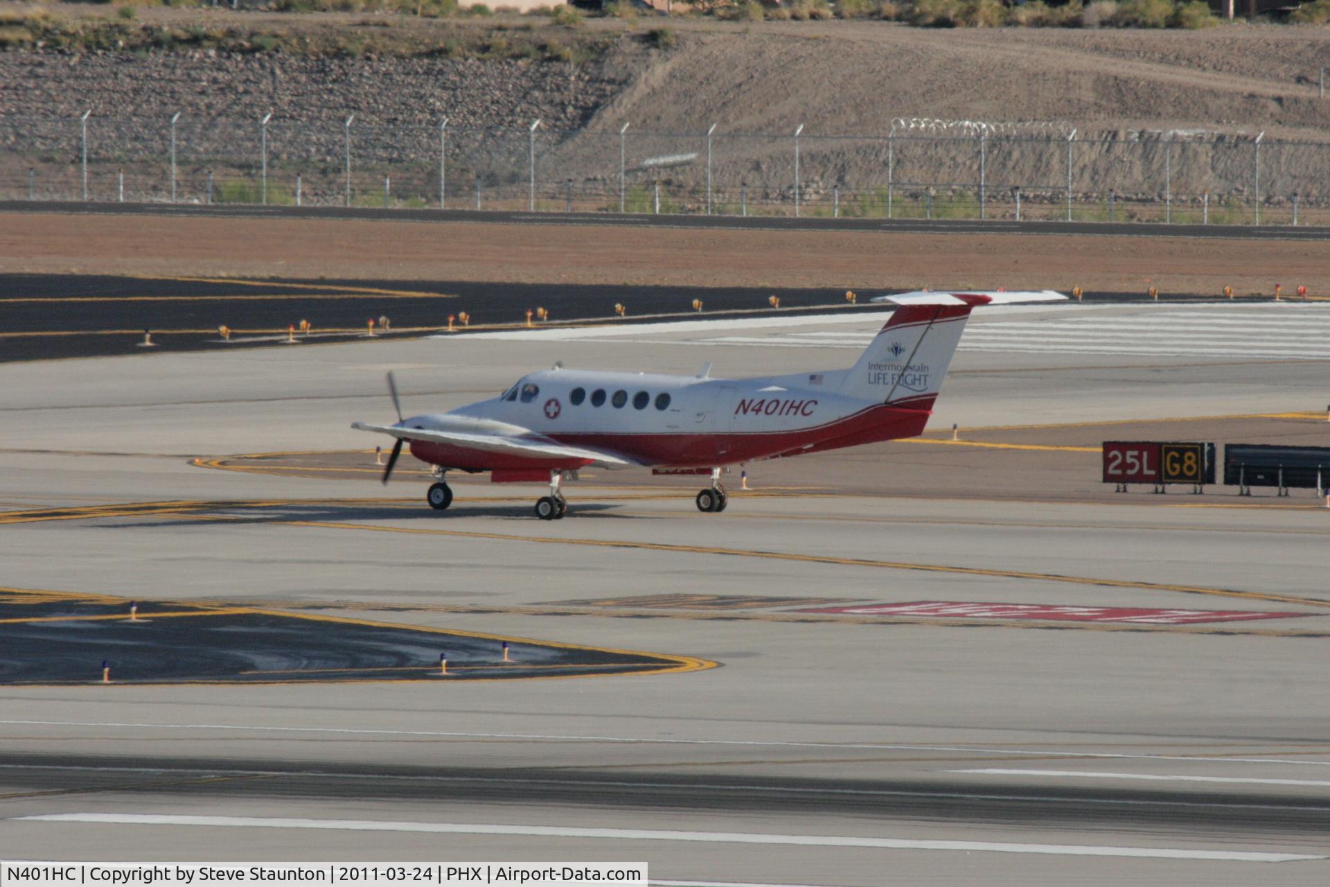 N401HC, 1988 Beech B200 King Air C/N BB-1294, Taken at Phoenix Sky Harbor Airport, in March 2011 whilst on an Aeroprint Aviation tour
