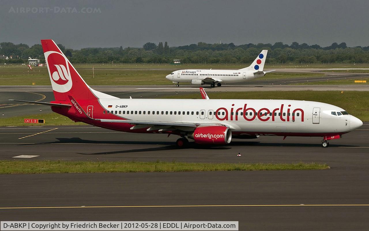 D-ABKP, 2010 Boeing 737-86J C/N 37758, taxying to the active