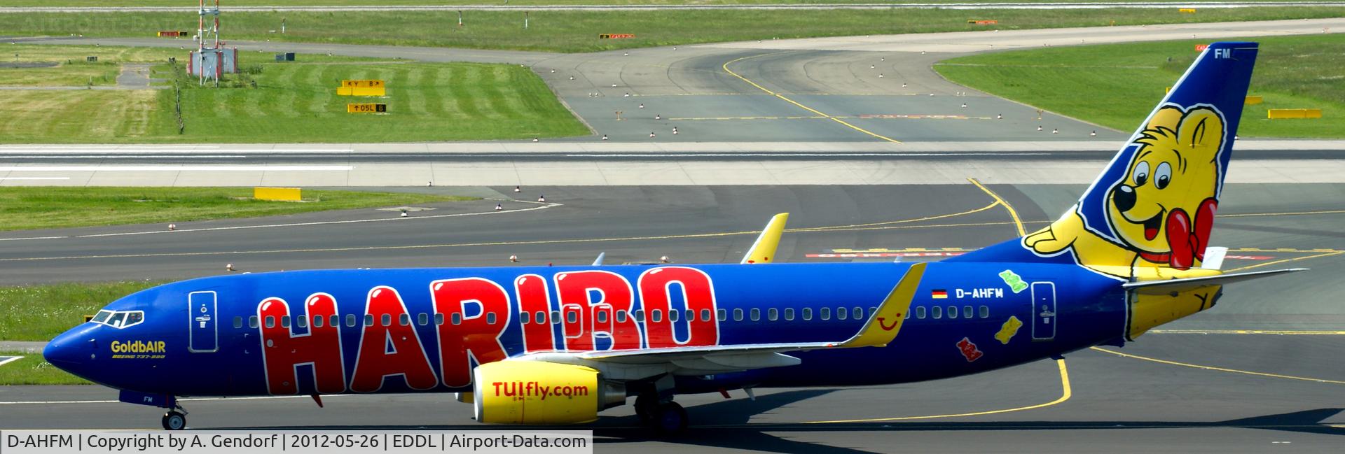 D-AHFM, 2000 Boeing 737-8K5 C/N 27986, TUIfly (Haribo cs.), is seen here taxiing to the gate at Düsseldorf Int´l (EDDL)
