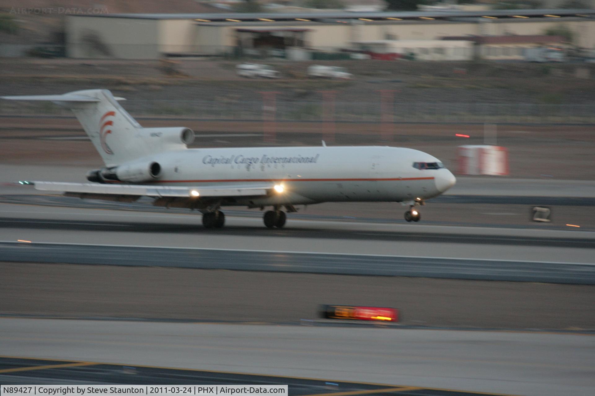 N89427, 1977 Boeing 727-227 C/N 21365, Taken at Phoenix Sky Harbor Airport, in March 2011 whilst on an Aeroprint Aviation tour (in the failing light - but what a rare sight)
