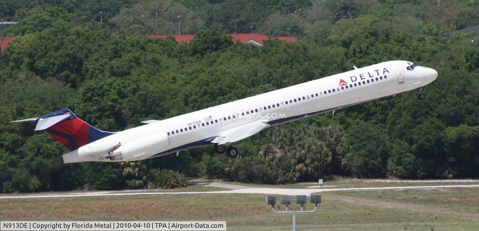 N913DE, 1993 McDonnell Douglas MD-88 C/N 49956, Delta MD-88
