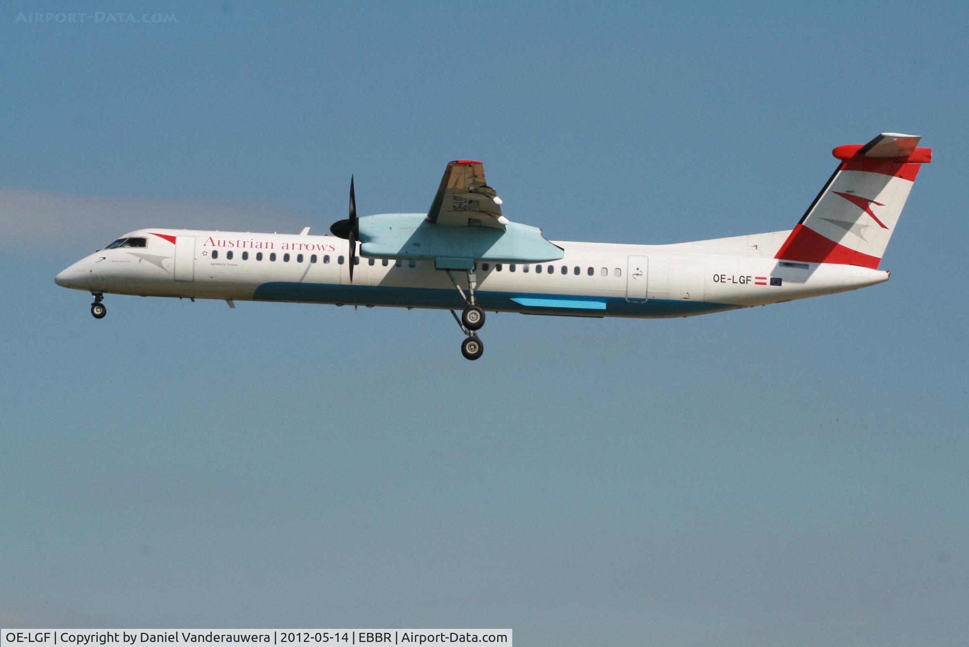 OE-LGF, 2002 De Havilland Canada DHC-8-402Q Dash 8 C/N 4068, Arrival of flight SN3192 to RWY 25L