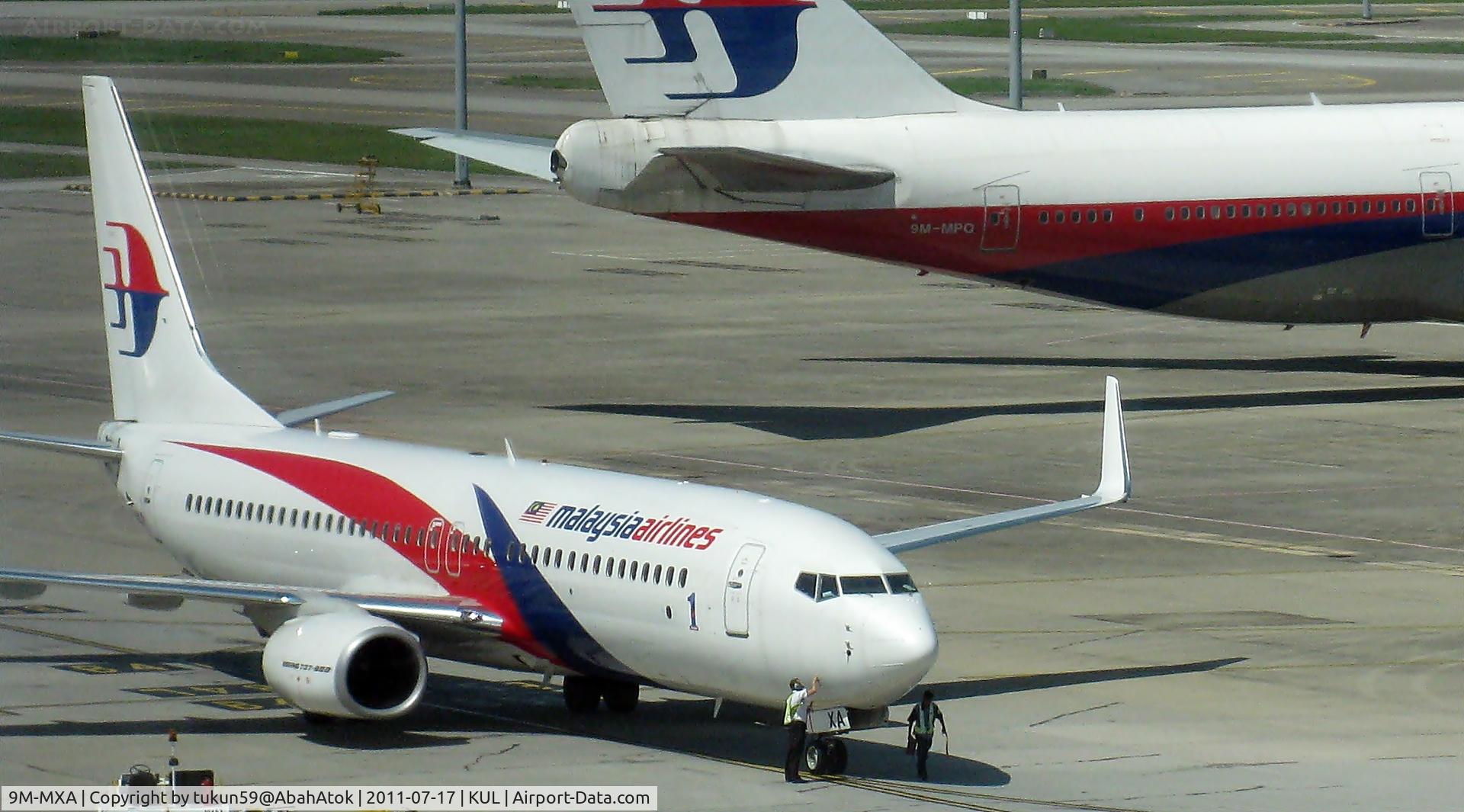 9M-MXA, 2010 Boeing 737-8H6 C/N 40128, Malaysia Airlines