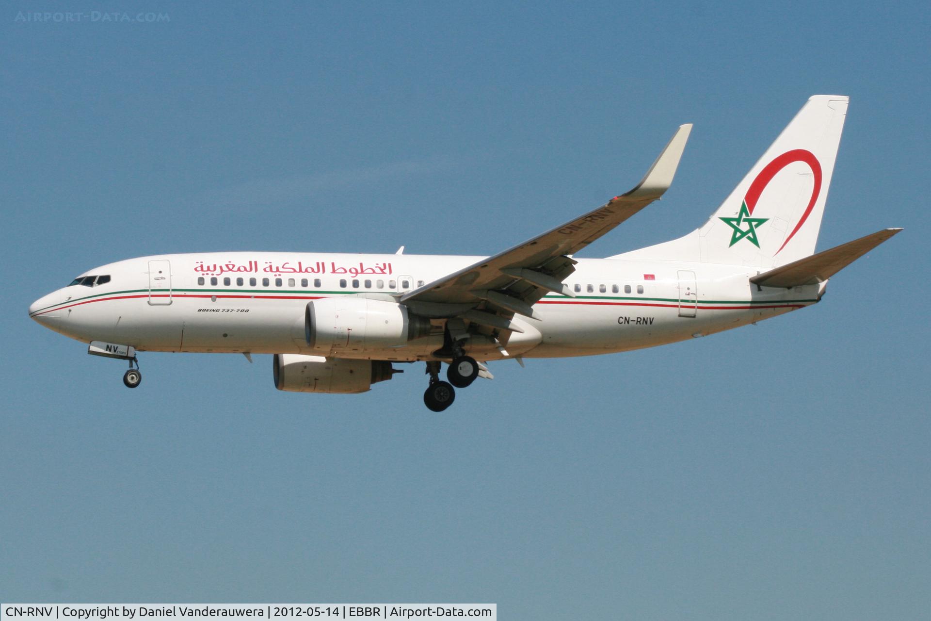 CN-RNV, 2002 Boeing 737-7B6 C/N 28988, Arrival of flight AT682 to RWY 25L