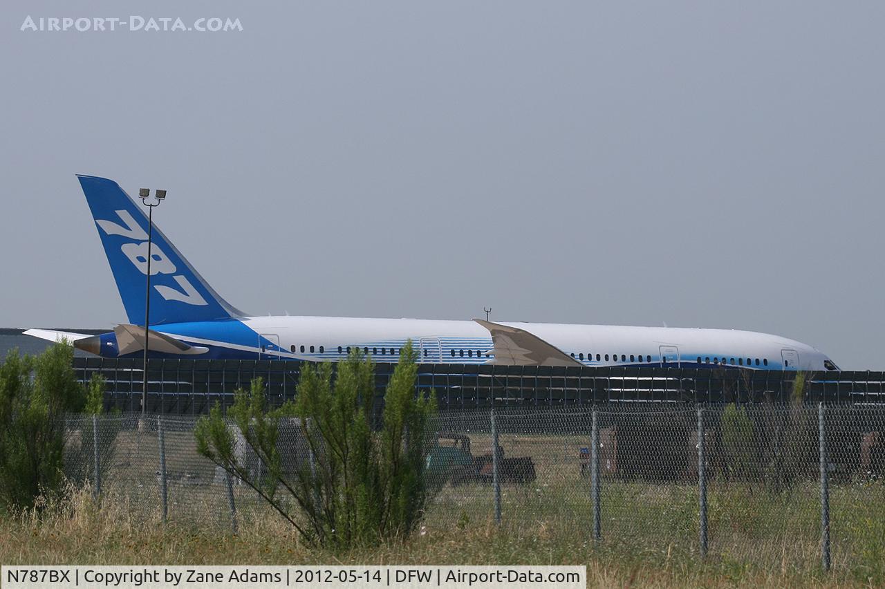 N787BX, 2010 Boeing 787-8 Dreamliner C/N 40692, Boeing 787 visiting DFW Airport