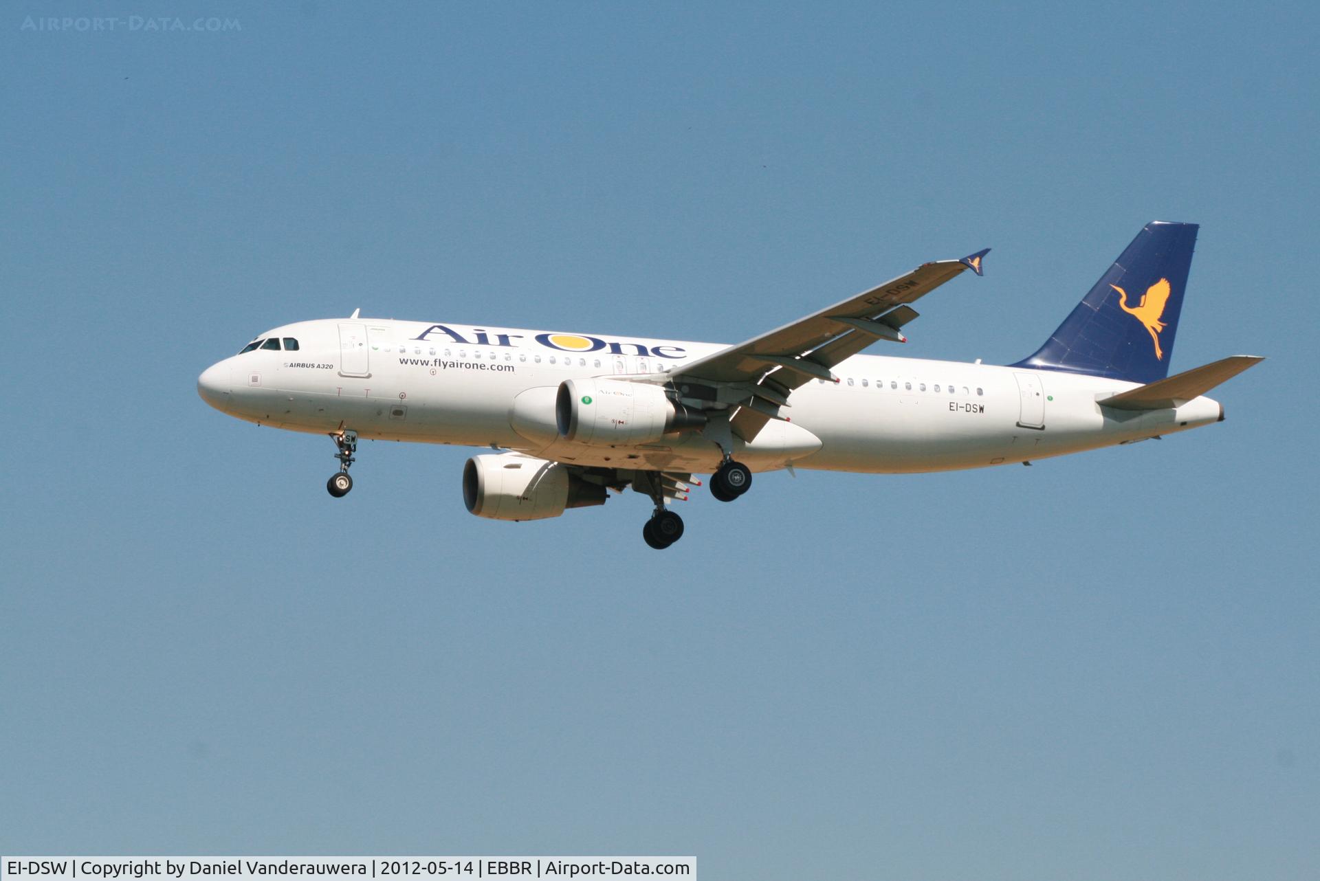 EI-DSW, 2008 Airbus A320-216 C/N 3609, Arrival of flight AZ156 to RWY 25L