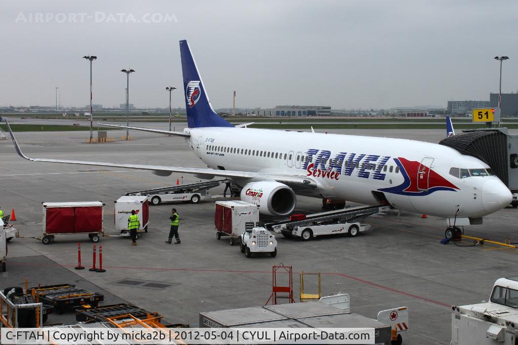 C-FTAH, 2004 Boeing 737-8Q8 C/N 29351, Parked