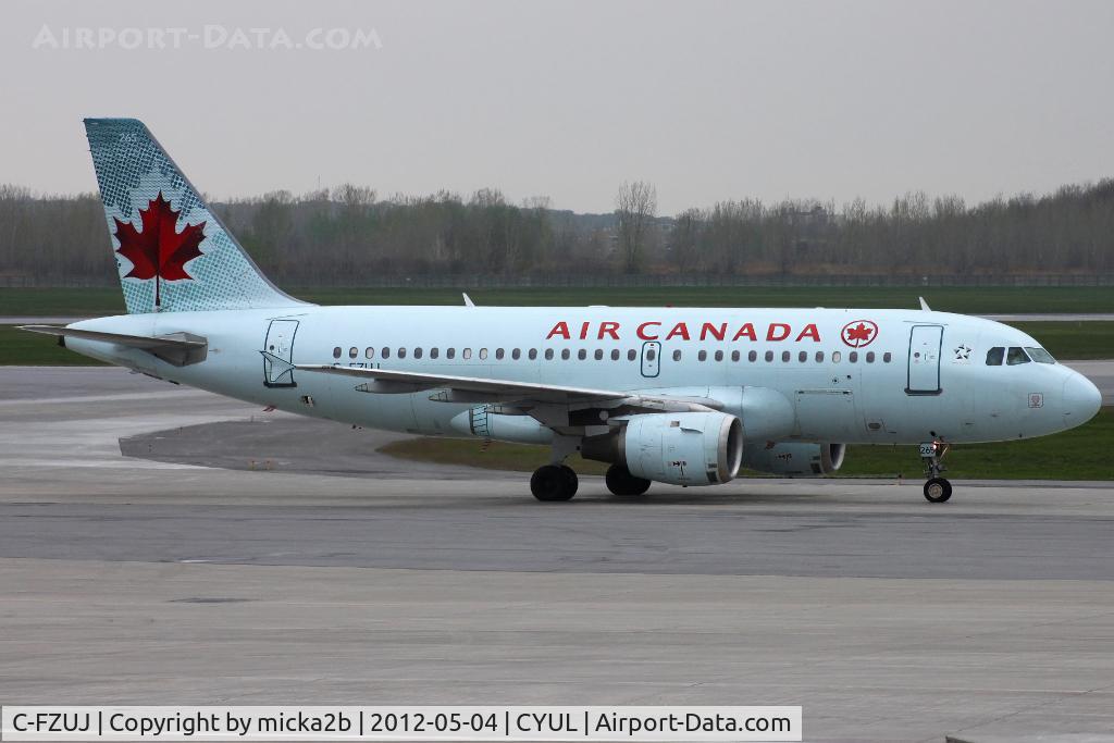 C-FZUJ, 1997 Airbus A319-114 C/N 719, Taxiing. Scrapped in april 2021.