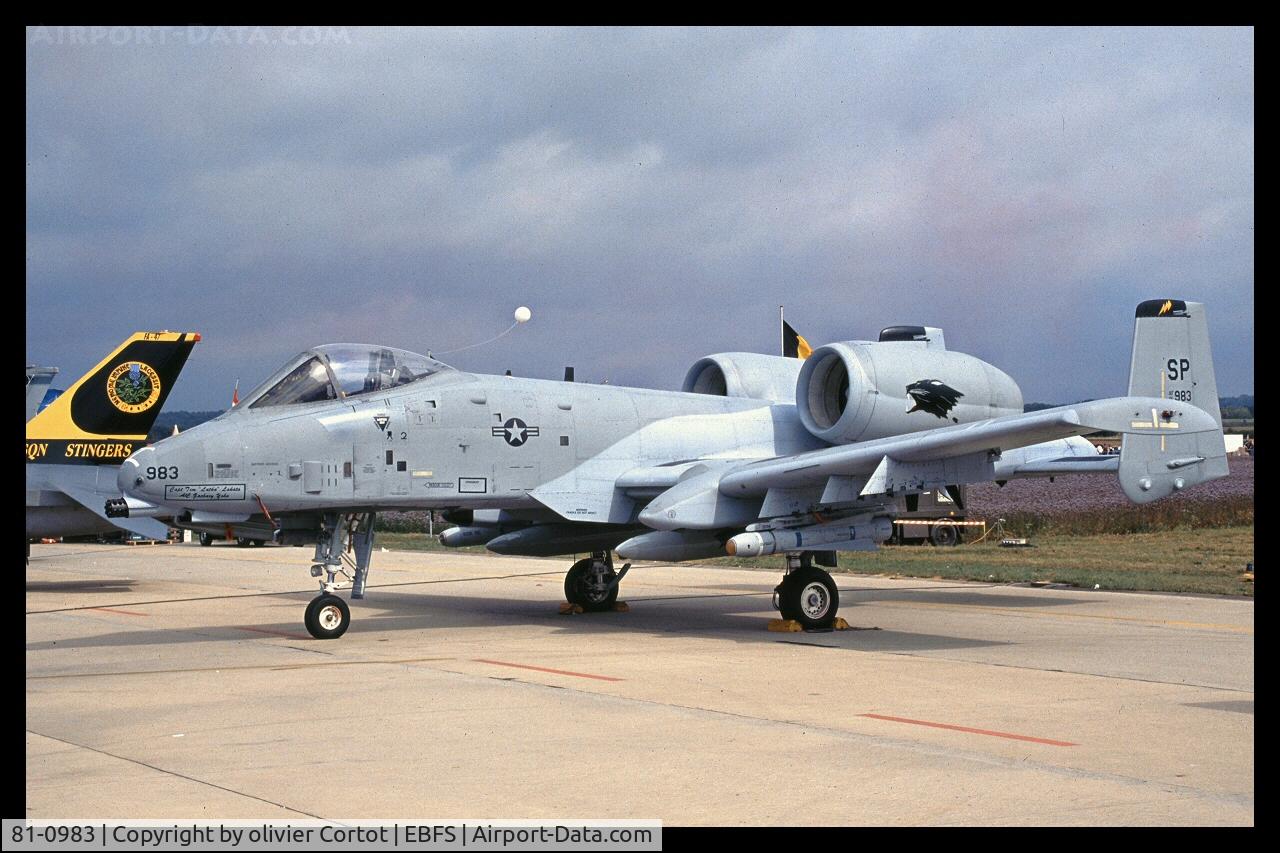 81-0983, 1981 Fairchild Republic A-10A Thunderbolt II C/N A10-0678, Florennes airshow 2001
