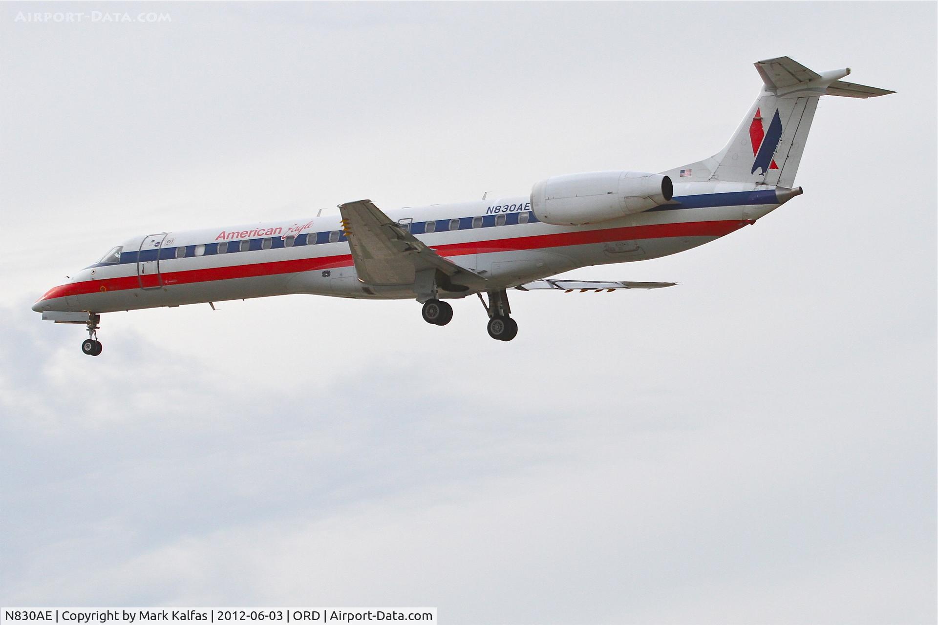 N830AE, 2002 Embraer ERJ-140LR (EMB-135KL) C/N 145615, American Eagle Embraer EMB-135KL, EGF4376 arriving from Huntsville Int'l /KHSV, RWY 28 approach KORD.
