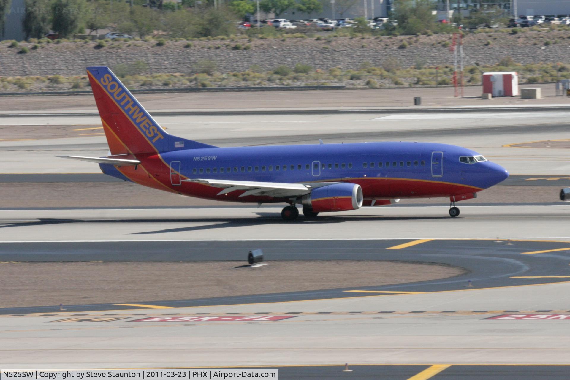N525SW, 1992 Boeing 737-5H4 C/N 26567, Taken at Phoenix Sky Harbor Airport, in March 2011 whilst on an Aeroprint Aviation tour