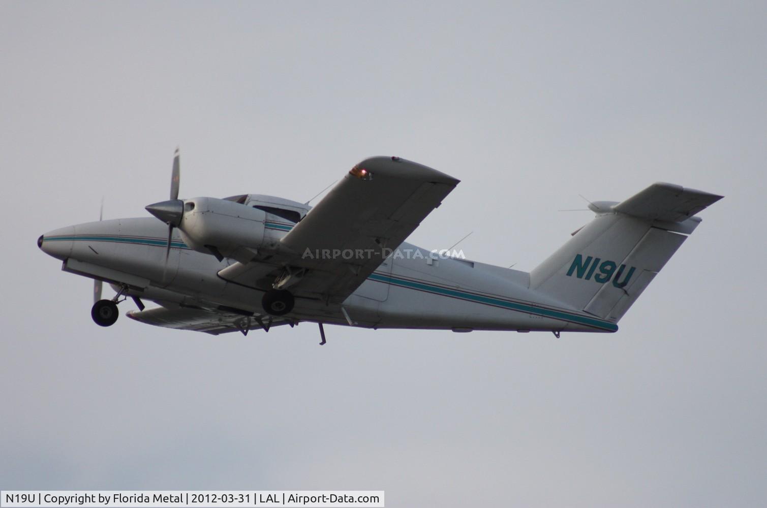 N19U, 1979 Beech 76 Duchess C/N ME-294, Beech 76