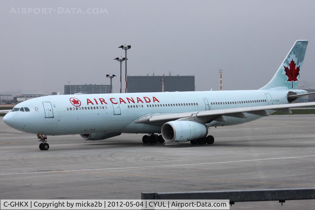 C-GHKX, 2001 Airbus A330-343 C/N 0412, Taxiing