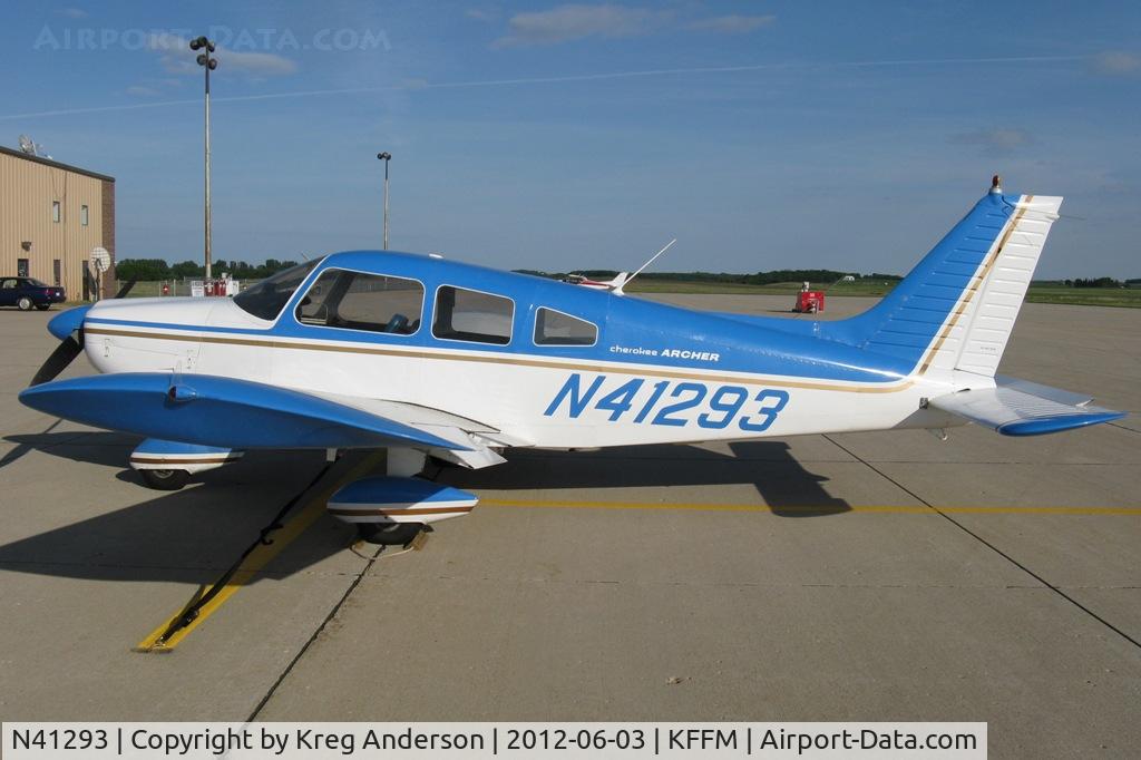 N41293, 1974 Piper PA-28-180 C/N 28-7405090, Piper PA-28-180 Cherokee on the ramp.
