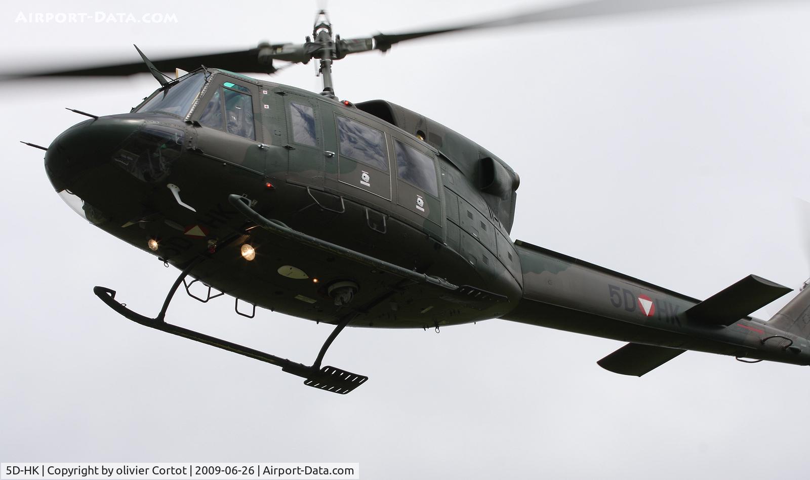 5D-HK, Agusta AB-212 C/N 5607, close view