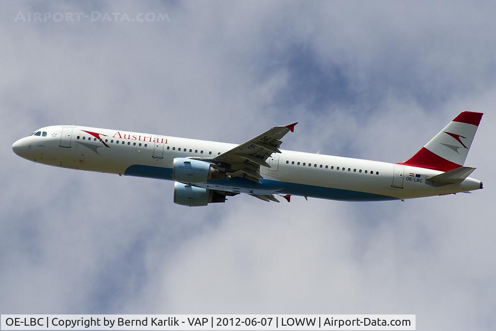 OE-LBC, 1996 Airbus A321-111 C/N 581, Climbing out of Rwy 29