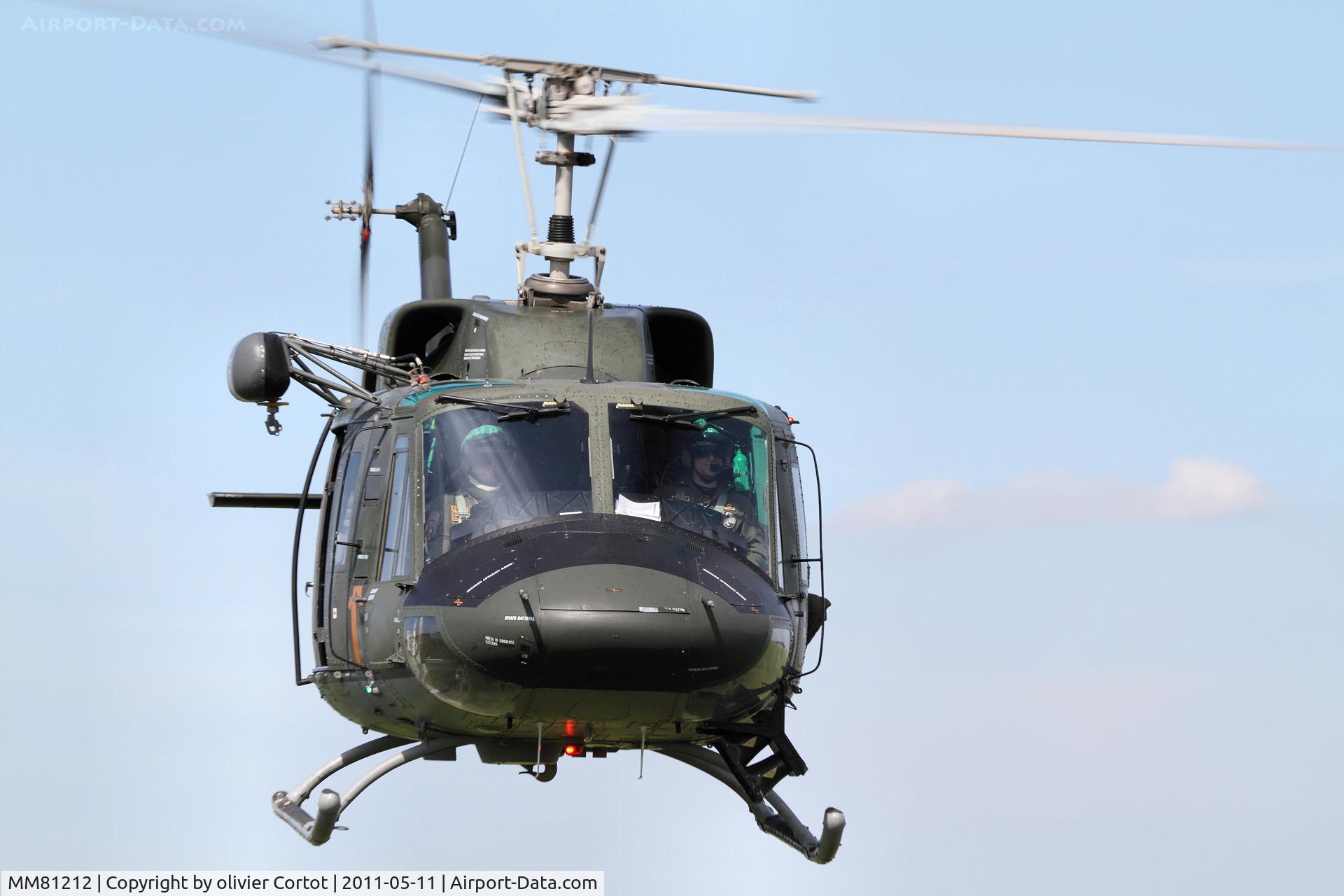MM81212, Agusta AB-212AM C/N 5827, coming close !