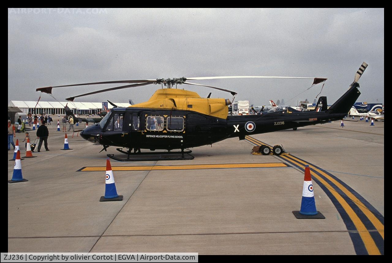 ZJ236, 1994 Bell 412EP Griffin HT1 C/N 36145, RIAT 2002