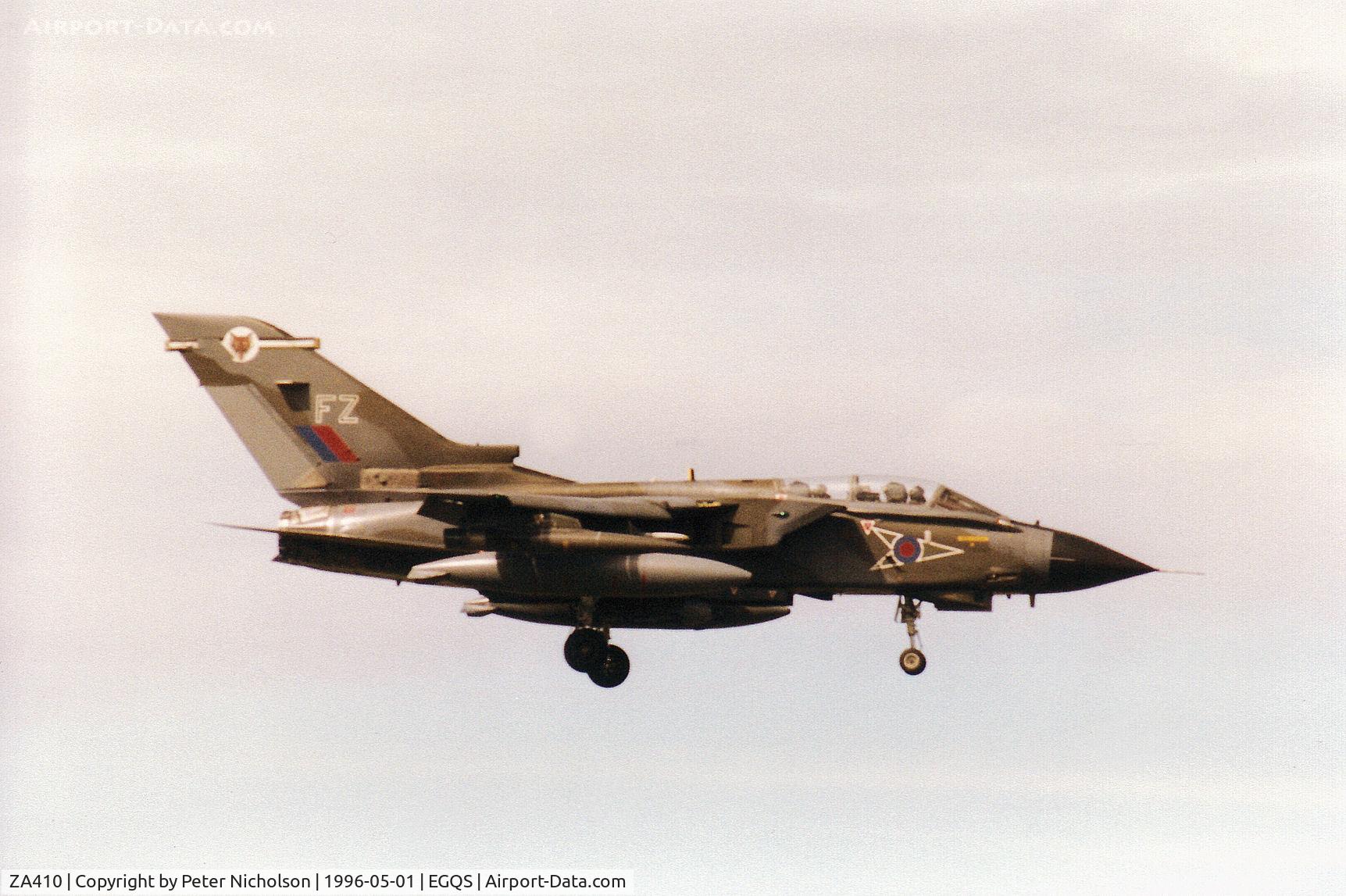 ZA410, 1983 Panavia Tornado GR.1 C/N 227/BT034/3109, Tornado GR.1, callsign Jackal 4, of 12 Squadron on final approach to Runway 05 at RAF Lossiemouth in May 1996.