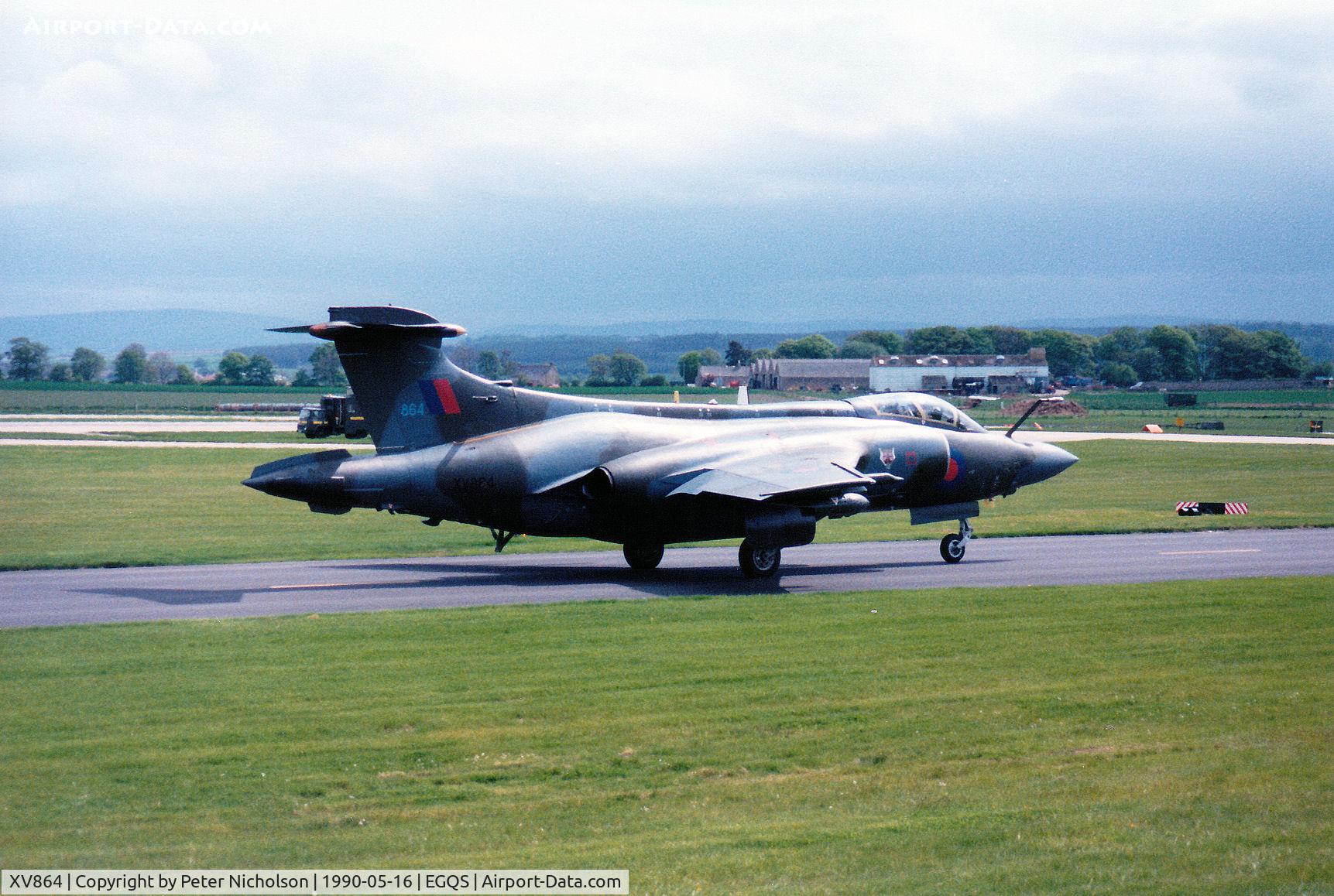 XV864, 1968 Hawker Siddeley Buccaneer S.2B C/N B3-13-67, Buccaneer S.2B of 12 Squadron taxying to Runway 05 at RAF Lossiemouth in May 1990.