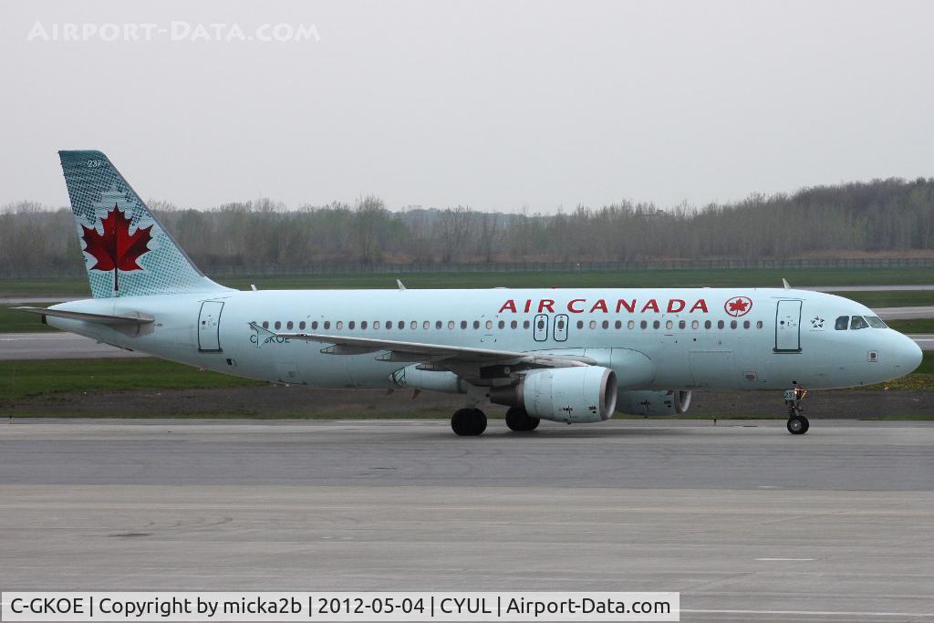 C-GKOE, 2002 Airbus A320-214 C/N 1874, Taxiing
