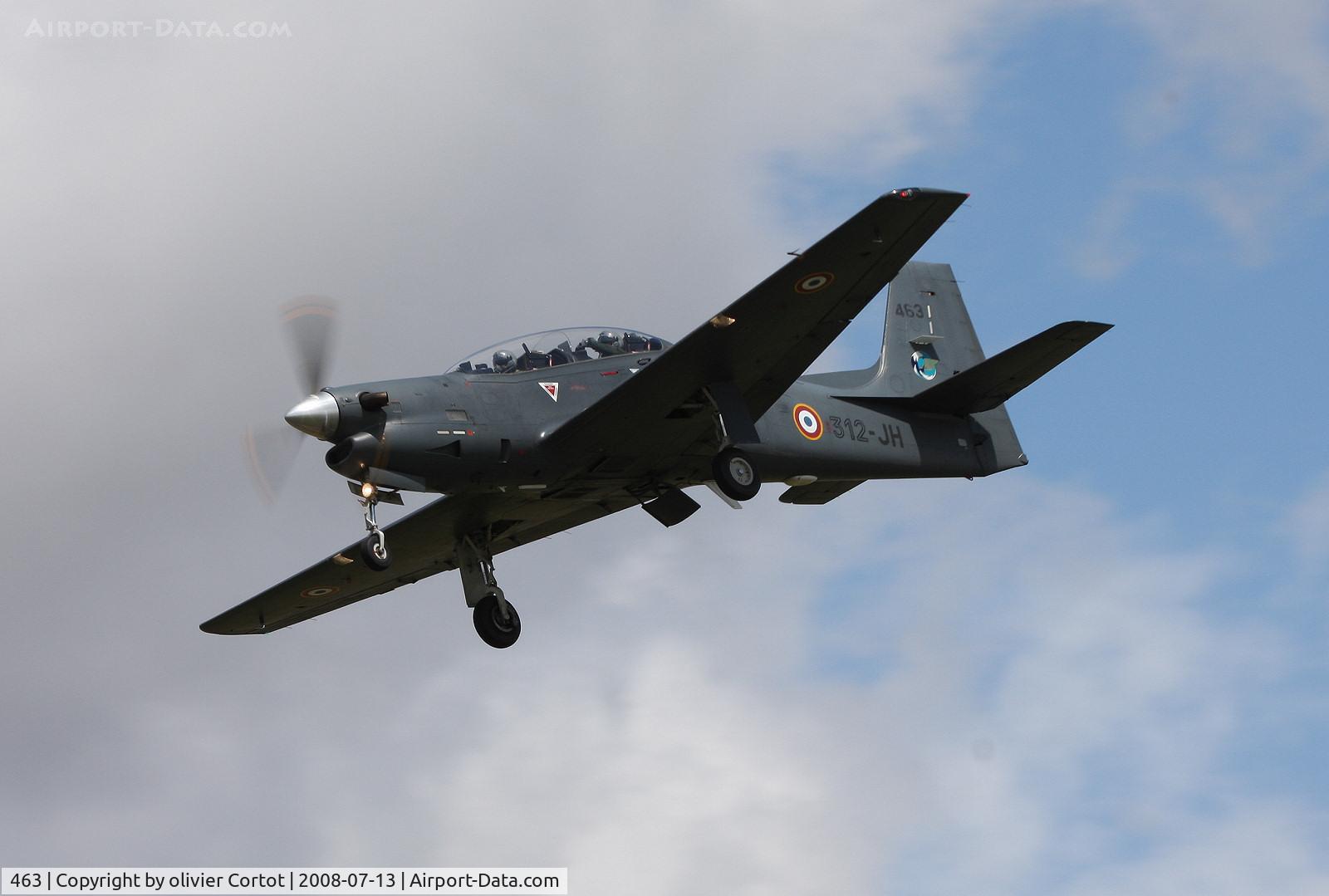 463, Embraer EMB-312F Tucano C/N 312463, Avord 2008. Note the guy in the backseat taking pictures !