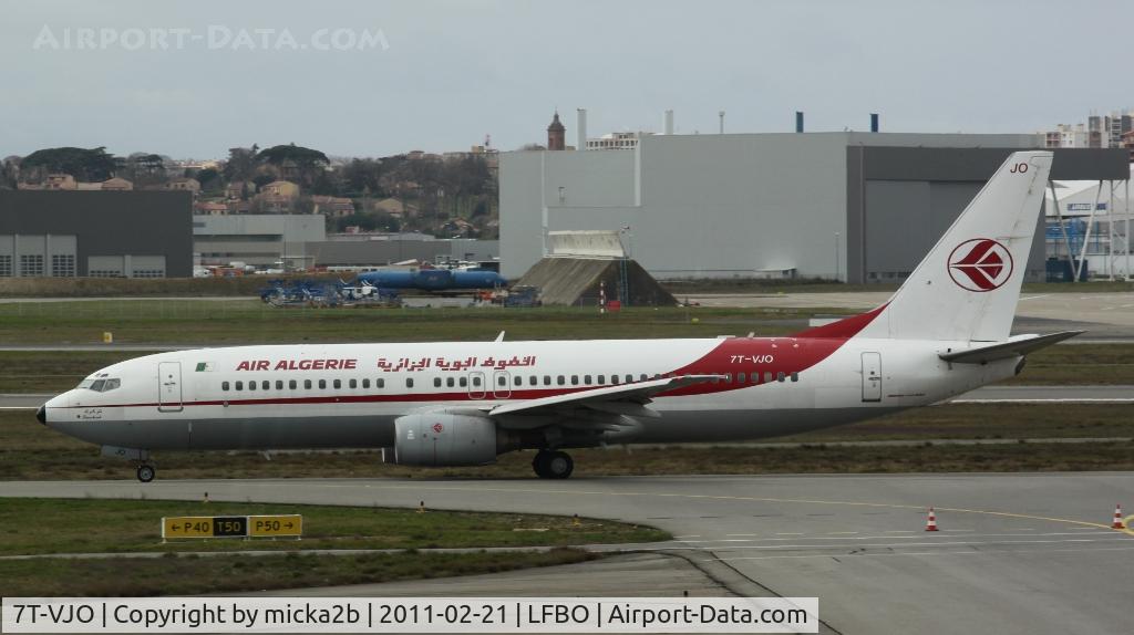 7T-VJO, 2001 Boeing 737-8D6 C/N 30207, Taxiing