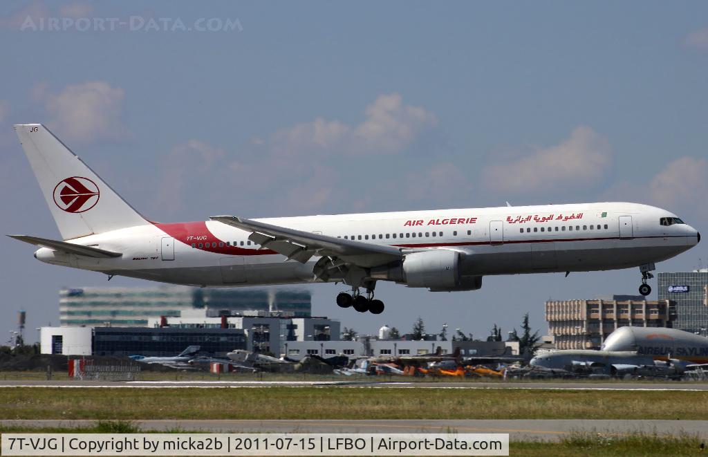 7T-VJG, 1990 Boeing 767-3D6/ER C/N 24766, Landing. Scrapped in january 2019.